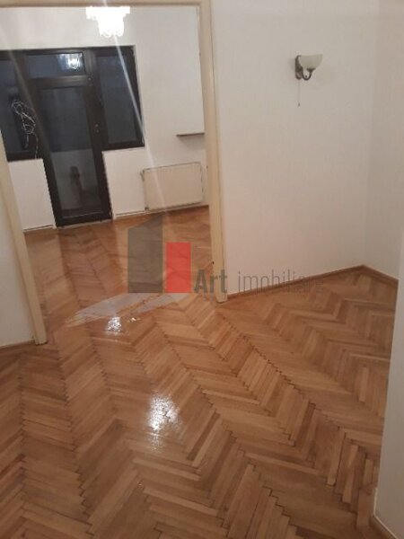 Carol I, apartament 4 camere.